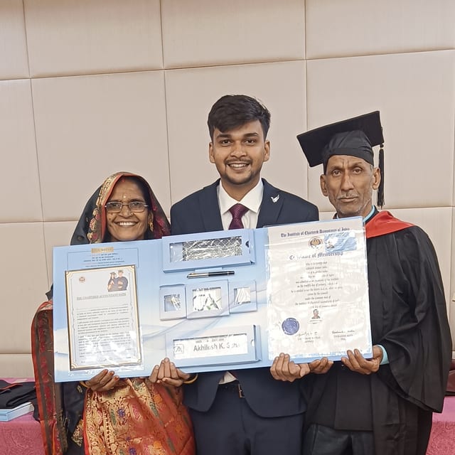 Akhilesh Kumar with his family at the ICAI convocation